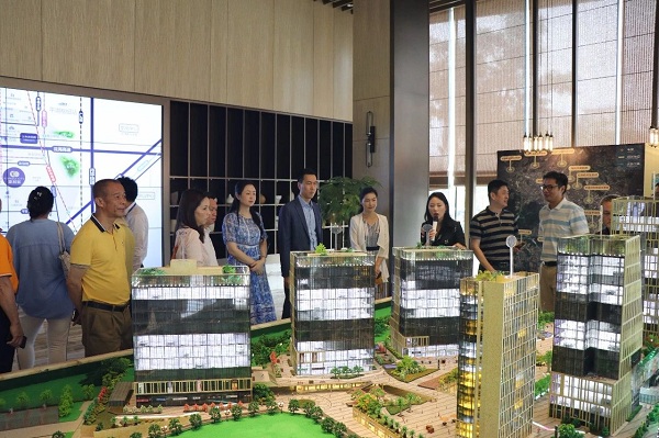 橫崗街道工商聯（商會）領導、企業家蒞臨康利城考察